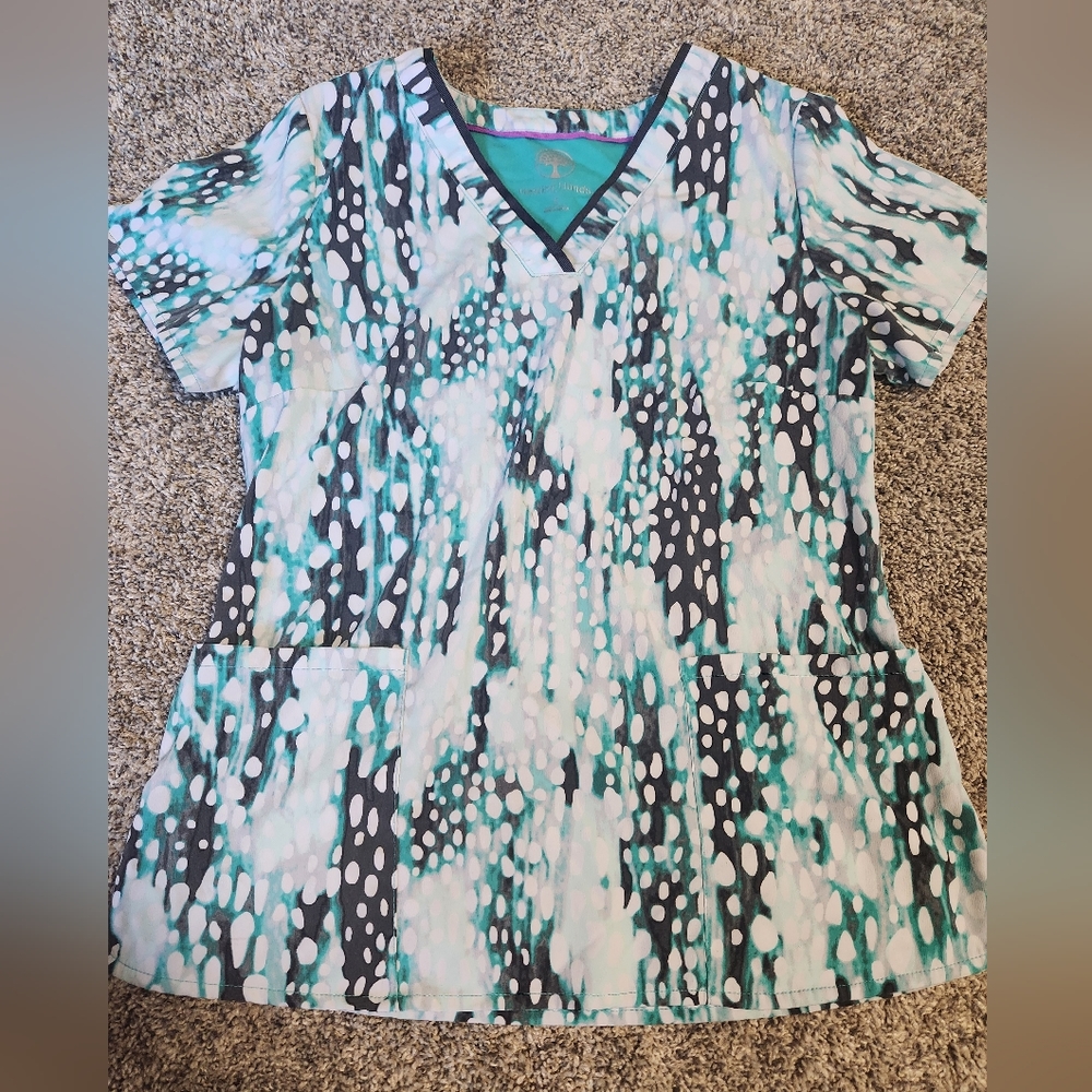 Small scrub top